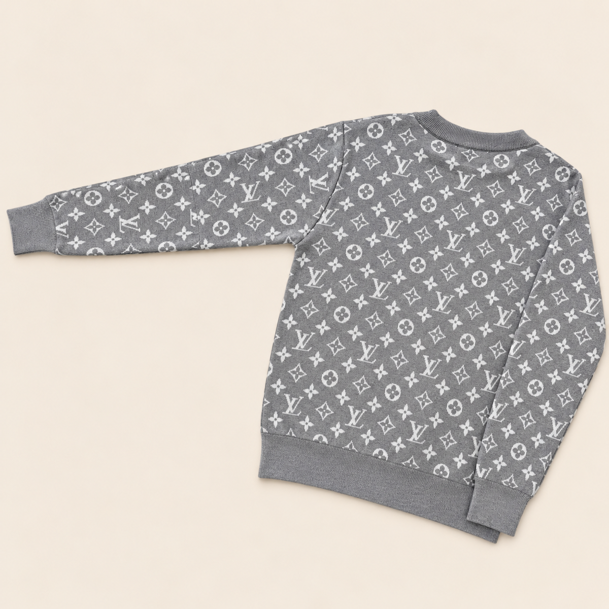 BUZO LV GRIS LETRAS