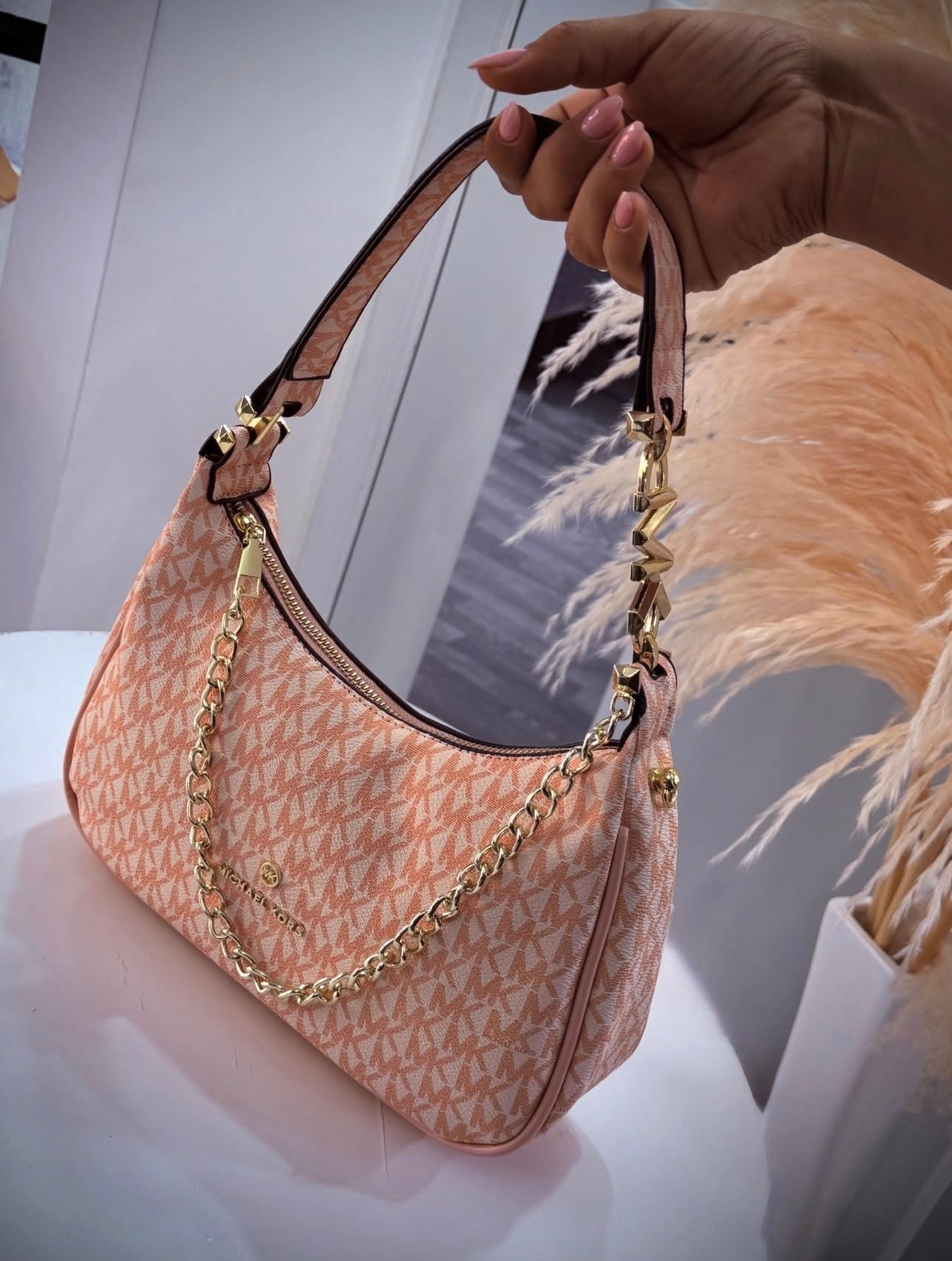 BOLSO DE MANO MK ROSADO OSCURO