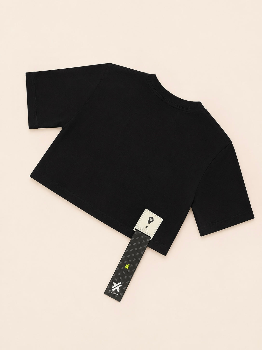 CAMISA Y/OUT NEGRA LETRAS