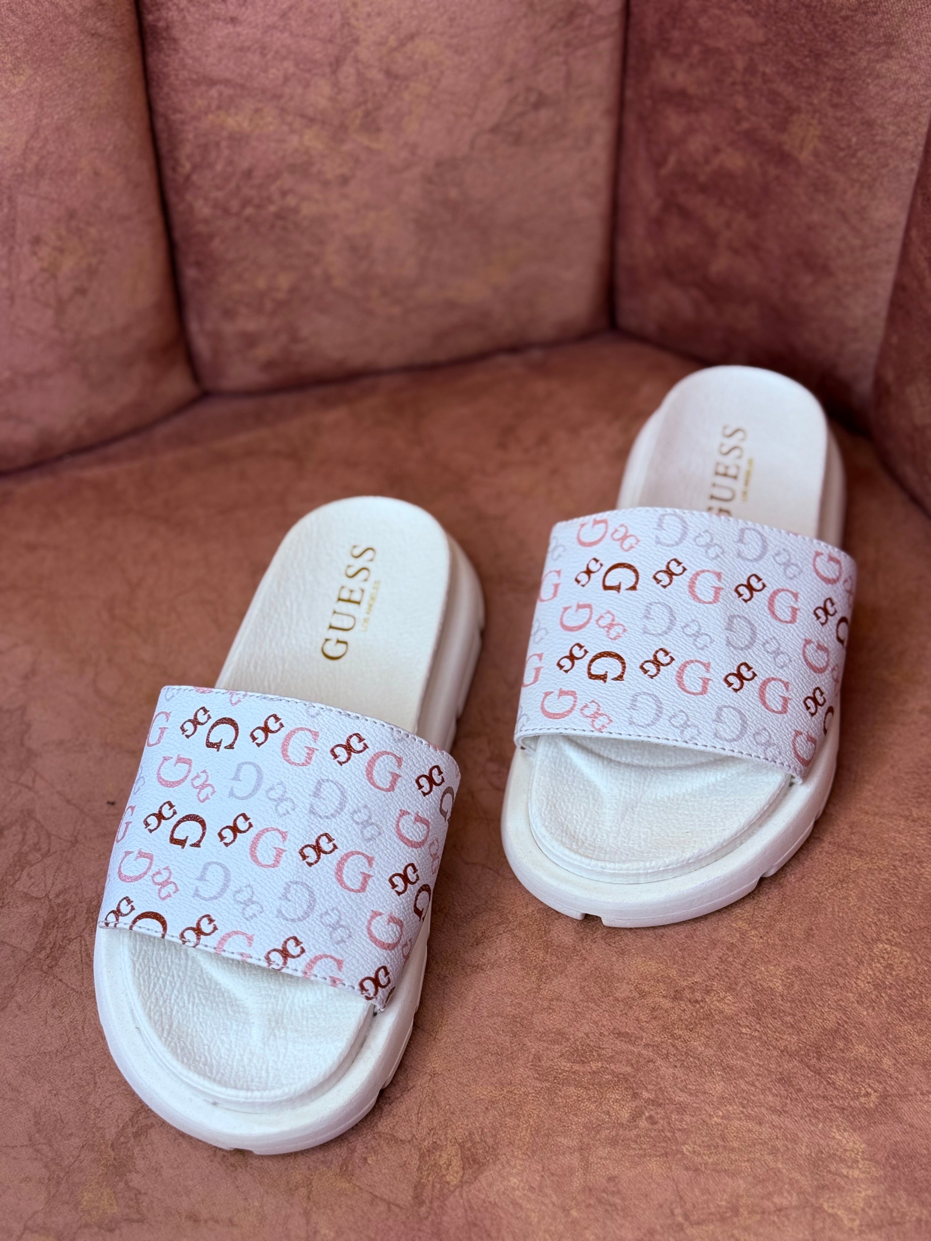 CHANCLAS GUESS BLANCAS